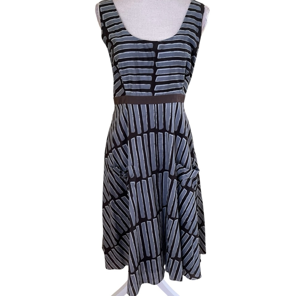 Saja Grey/Brown Cotton Geometric Print Sleeveless Cross-Back Midi Dress 8